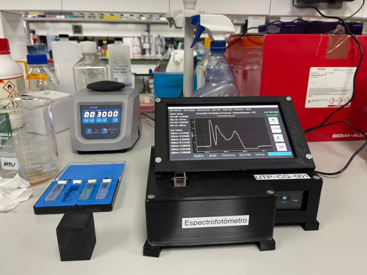 Spectrophotometer in action measuring MTV